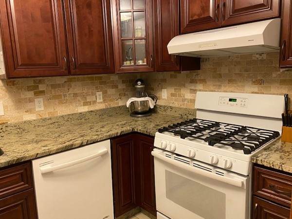 1092 Broadway - Photo 1