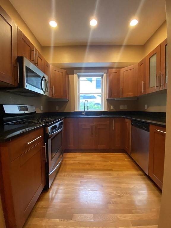 1592 Beacon St - Photo 1