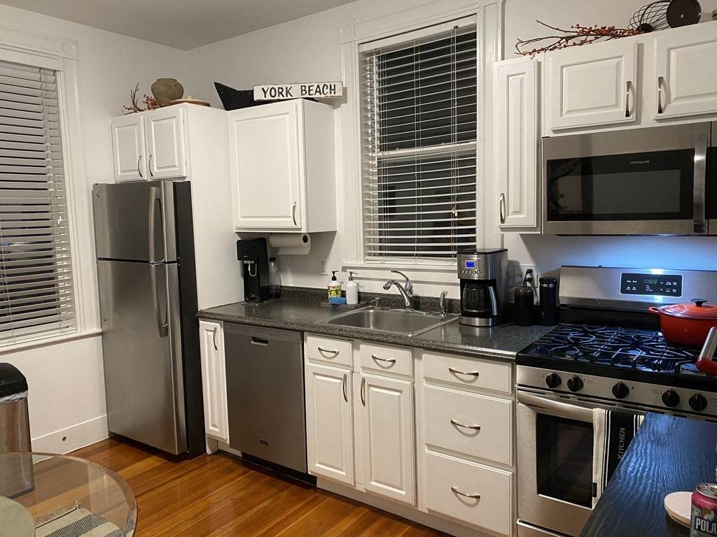 512 Main Street - Photo 1