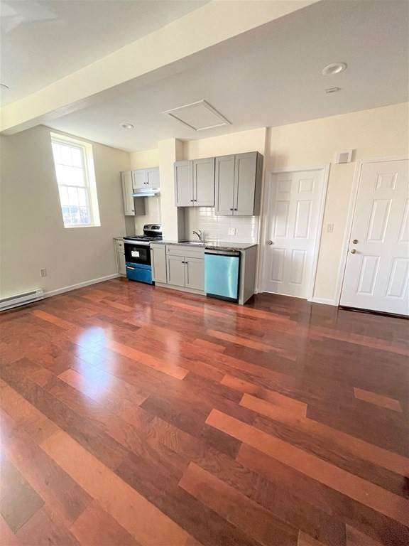 440 Waverly Street - Photo 1