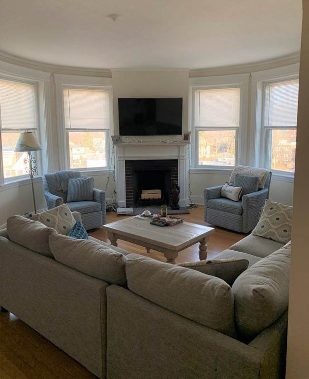 210 Winthrop Road - Photo 1