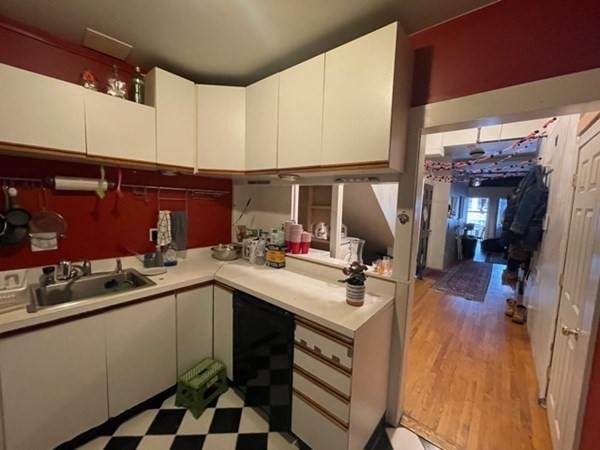 173 Massachusetts Ave - Photo 1