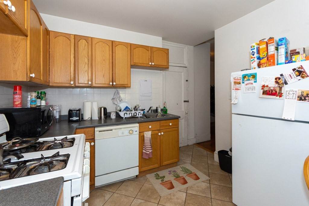 48 Brighton Ave - Photo 1