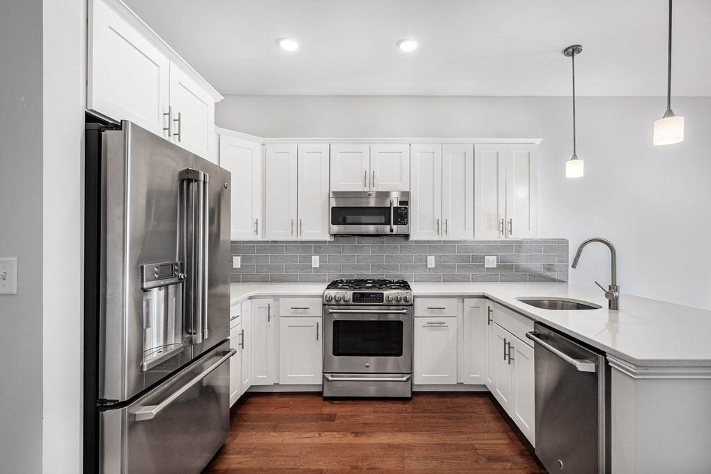 170 W Broadway - Photo 1