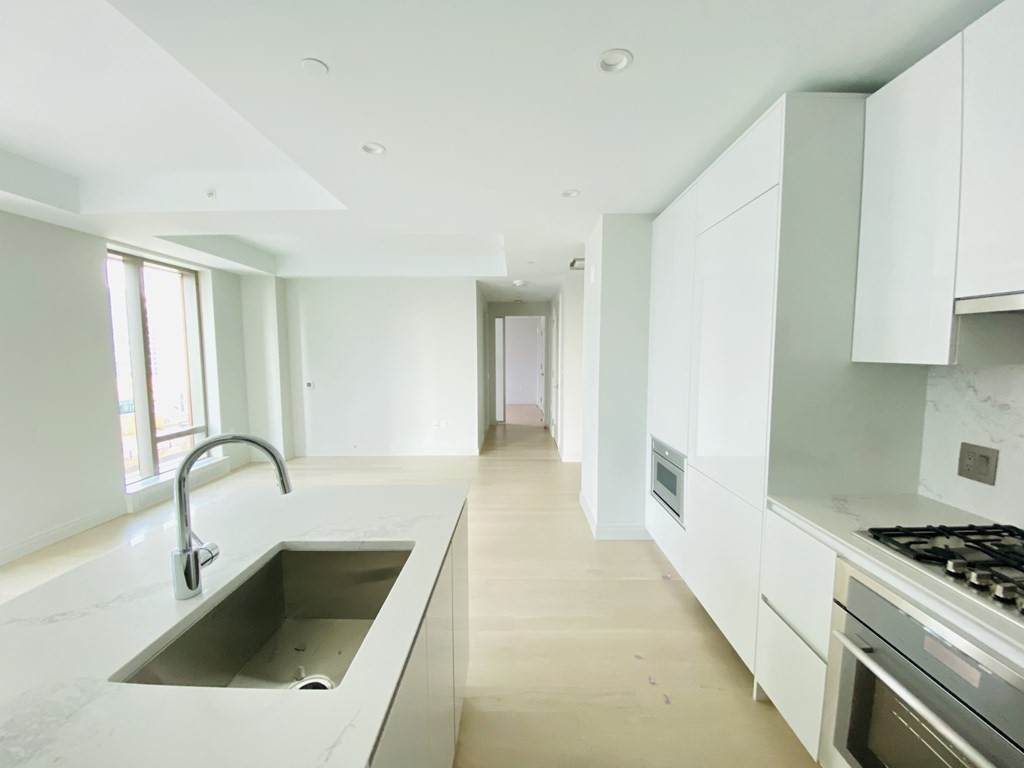 135 Seaport Blvd - Photo 1