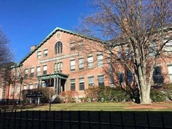 94 Newbury Ave. - Photo 1