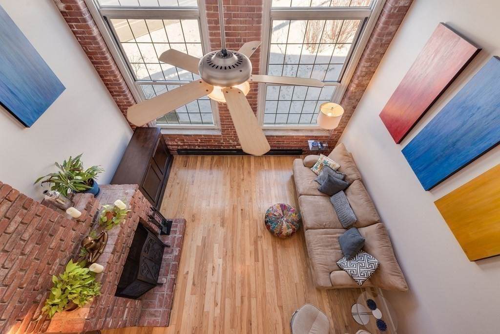 124 College St - Photo 1