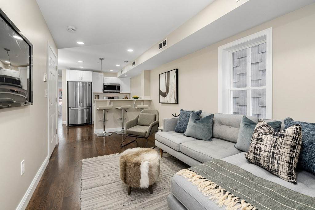 229 Maverick Street - Photo 1