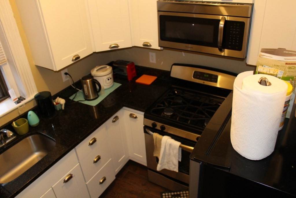 60 Charlesgate East - Photo 1