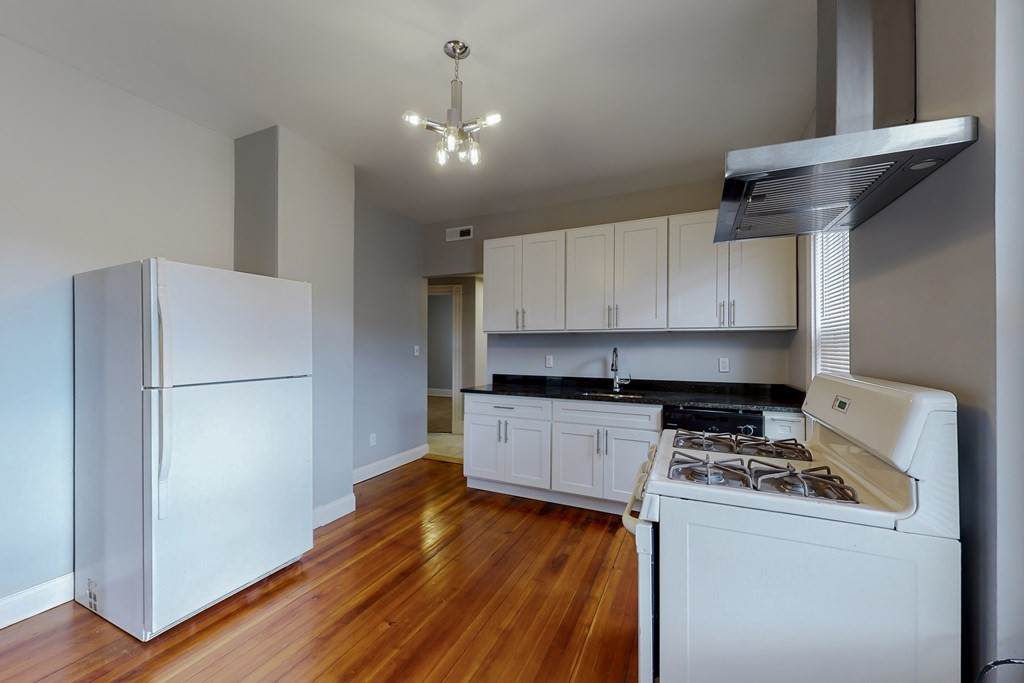 166 Sydney - Photo 1