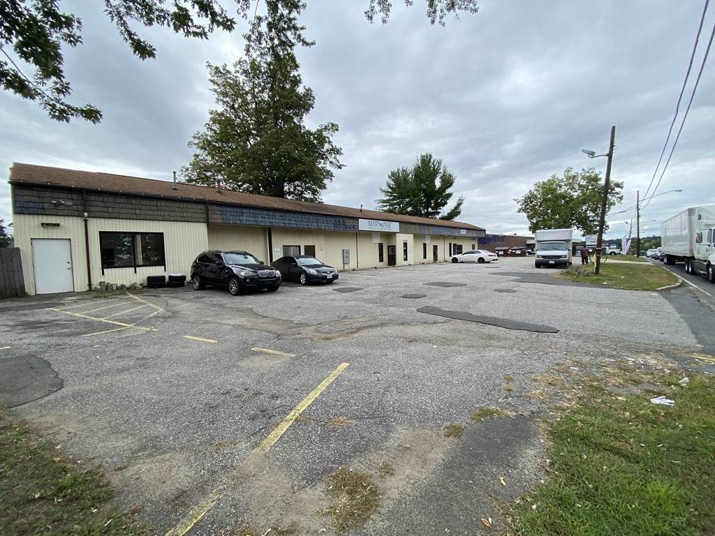 1142 Berkshire Ave - Photo 1