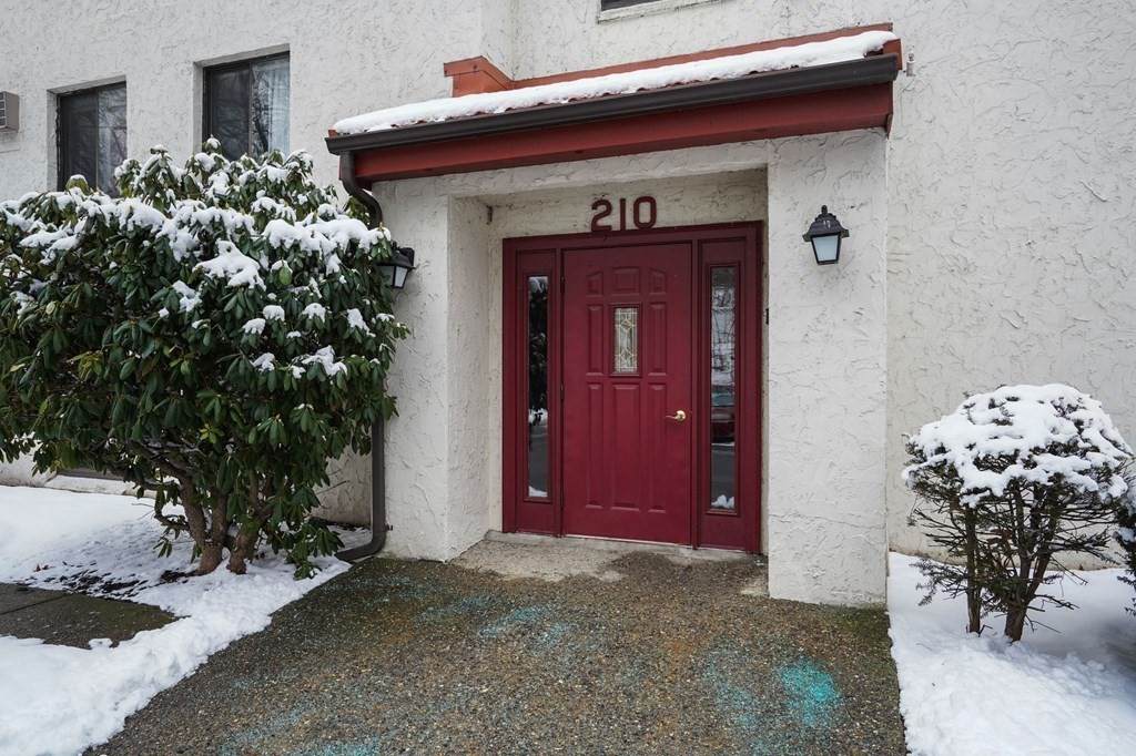 210 Fellsview Ter - Photo 1