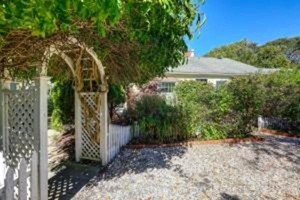 30 Bangs Street - Photo 1