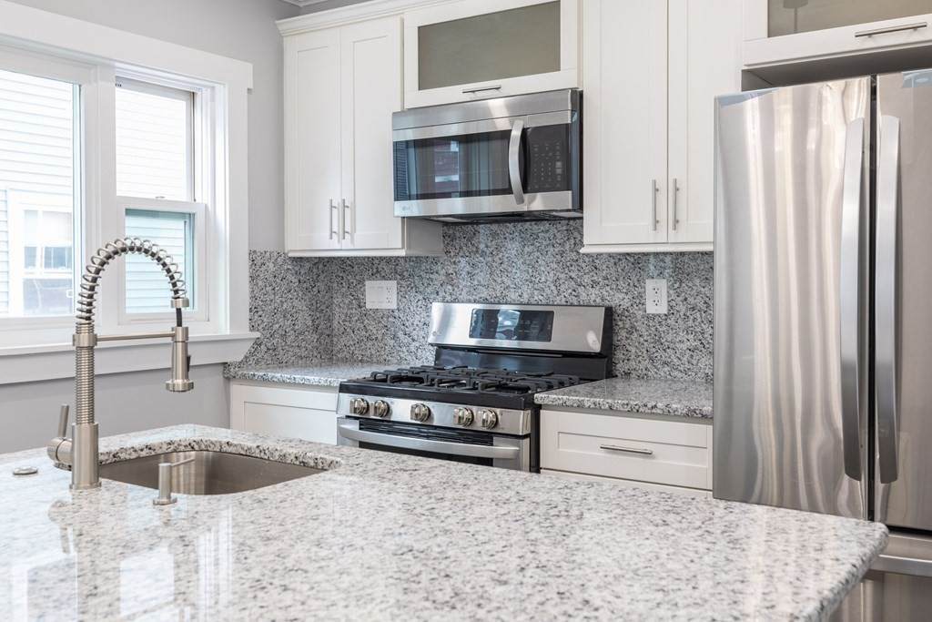 25 Plymouth - Photo 1