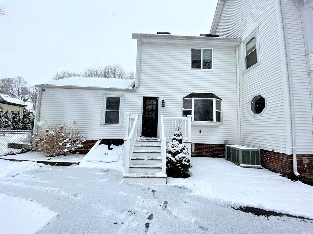 35 Lincoln Ave - Photo 1