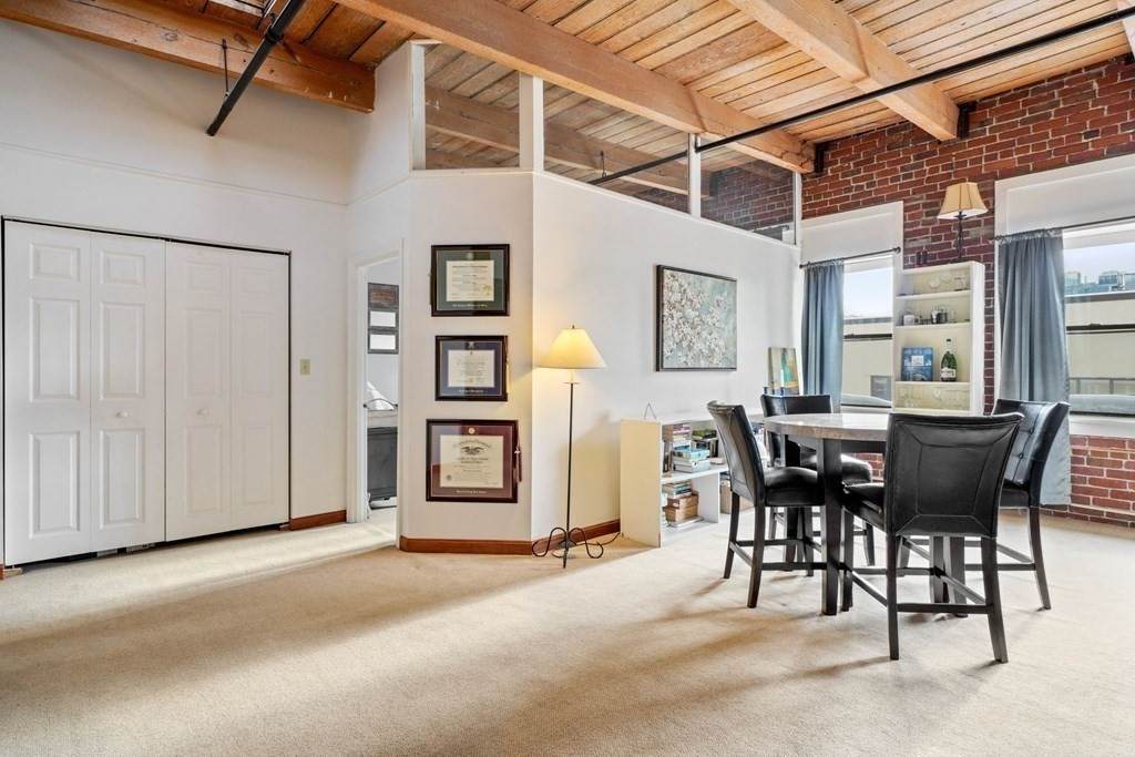 33 Sleeper St - Photo 1