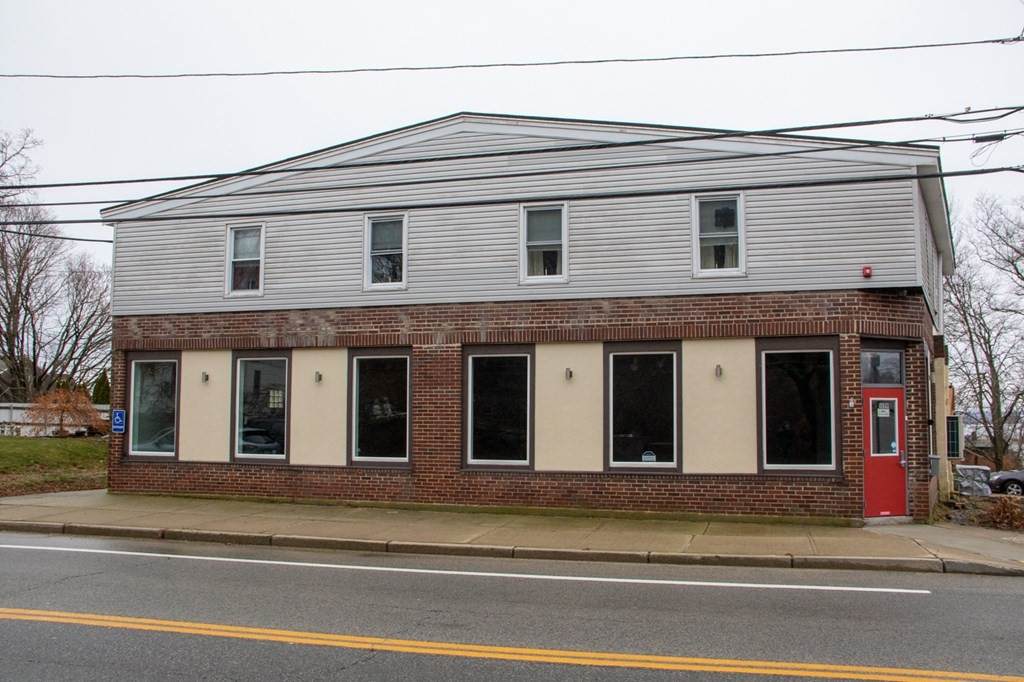 1019 Main - Photo 1