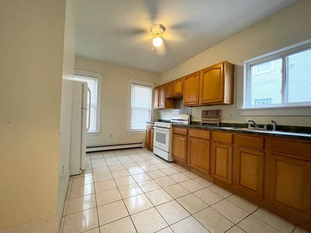 30 Otis St - Photo 1