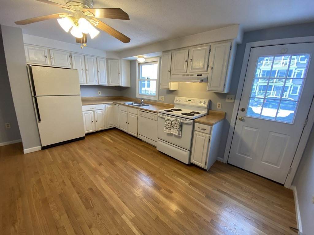 9 Rev Robert M Costello Pl - Photo 1