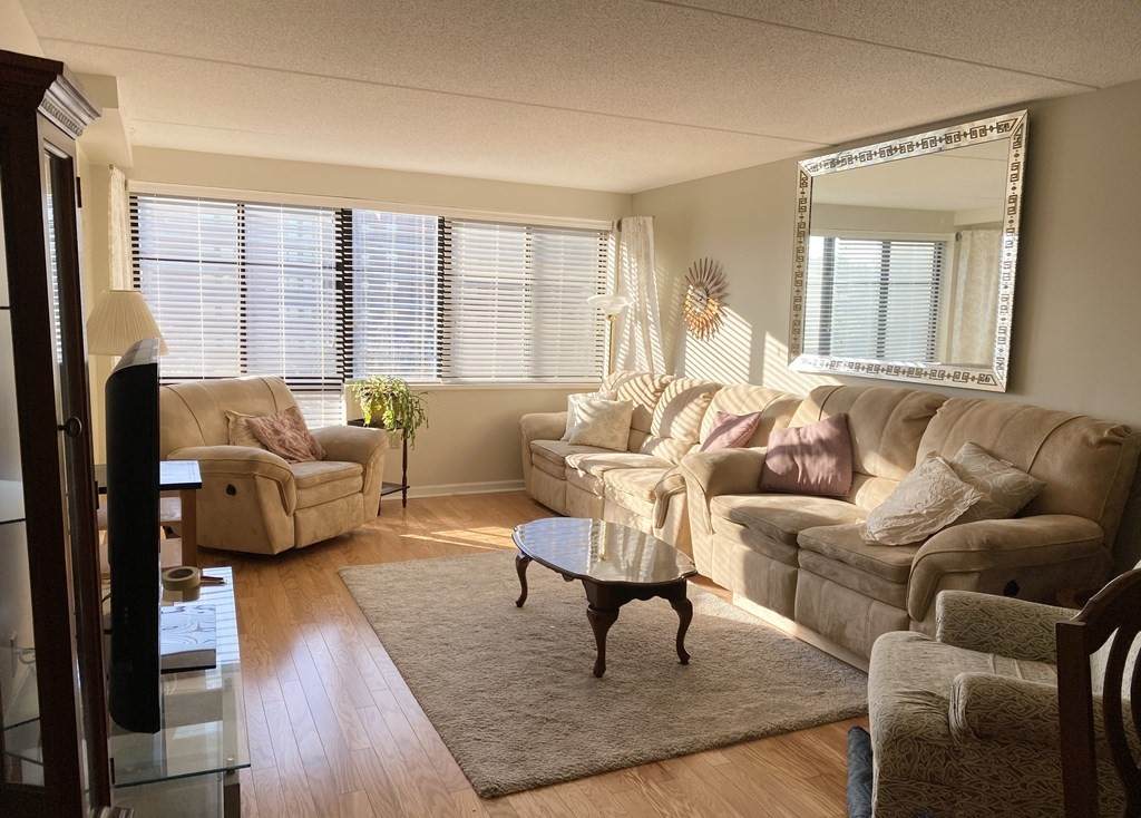 100 Ledgewood Dr - Photo 1