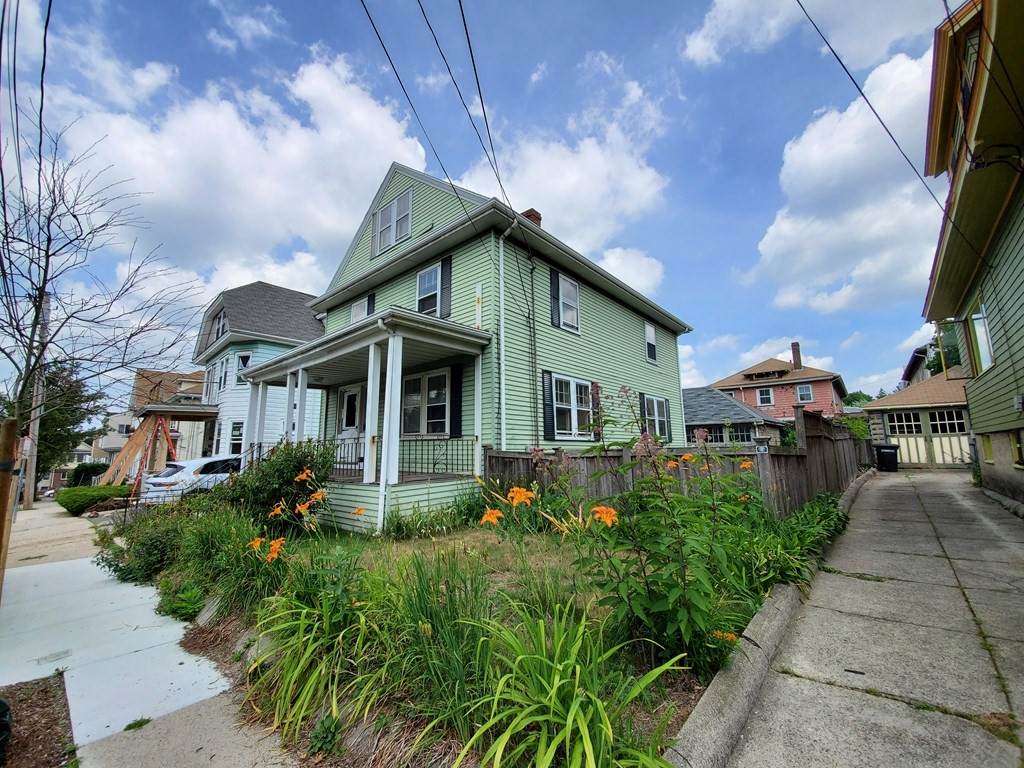 35 Curtis Ave - Photo 1