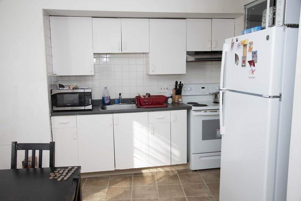 785 Winthrop Ave - Photo 1