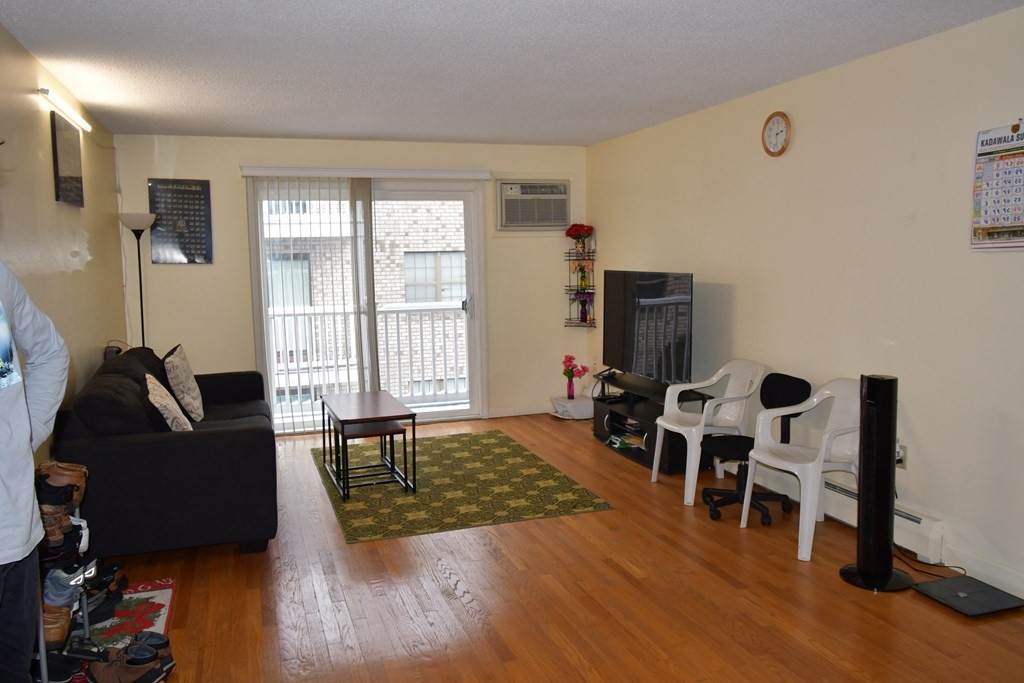 24 Kenmar Dr - Photo 1