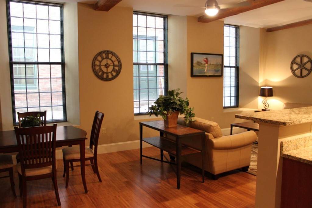 64 Beacon Street - Photo 1