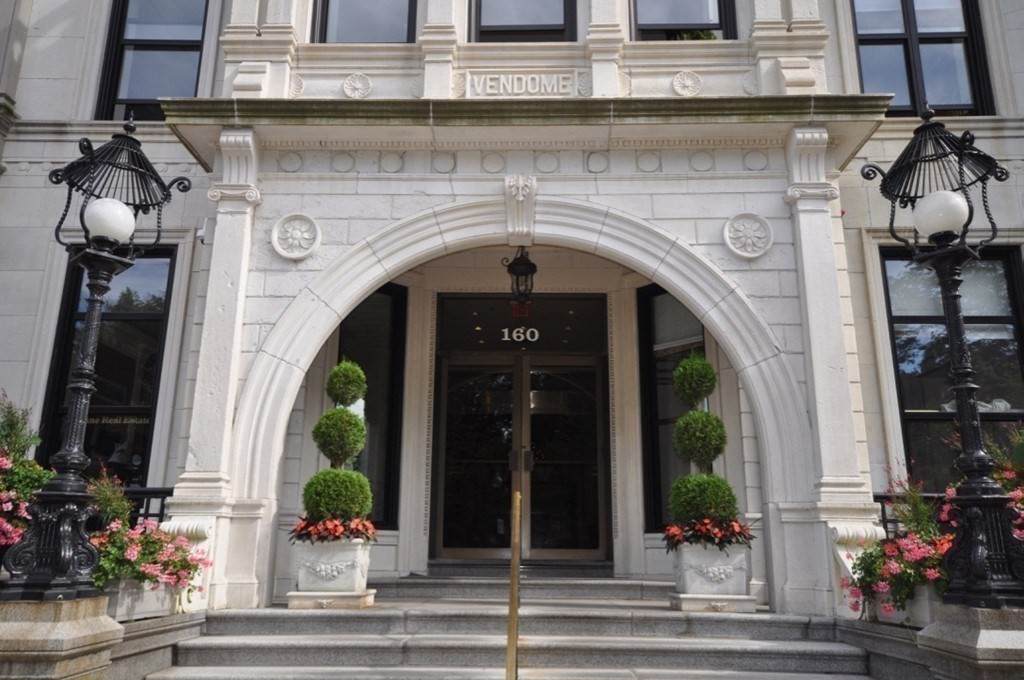 160 Commonwealth Avenue - Photo 1