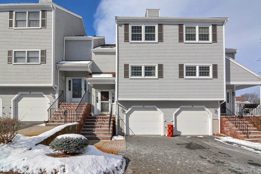16 Tanglewood Lane - Photo 1