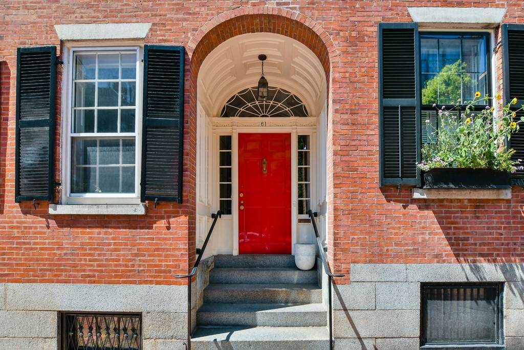 61 Chestnut Street - Photo 1
