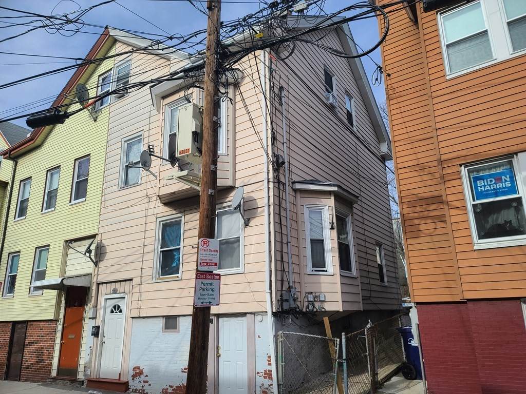 122 Saratoga St - Photo 1