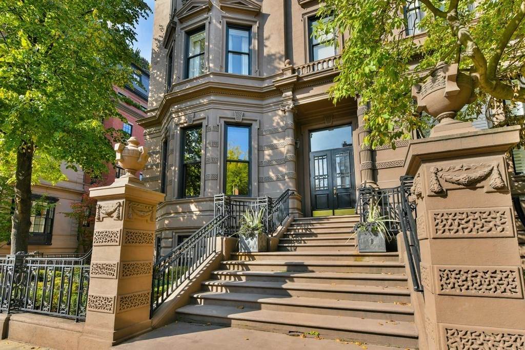 128 Beacon - Photo 1