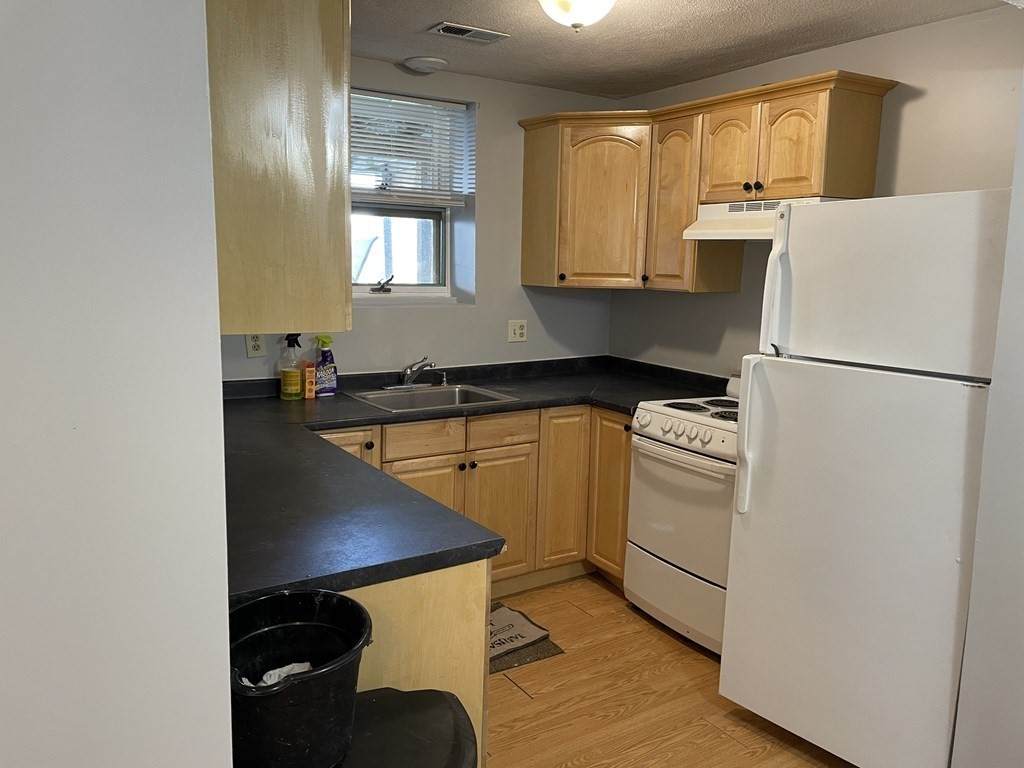 39 Arlington Ave - Photo 1