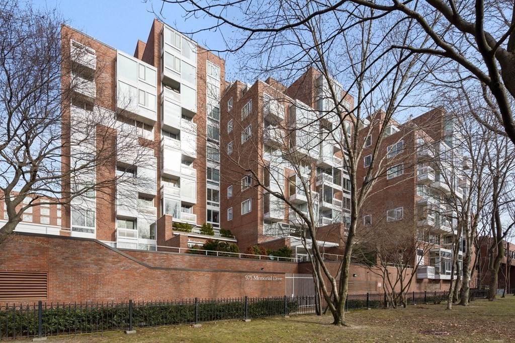 975 Memorial Drive - Photo 1