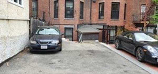 387 Beacon St - Photo 1