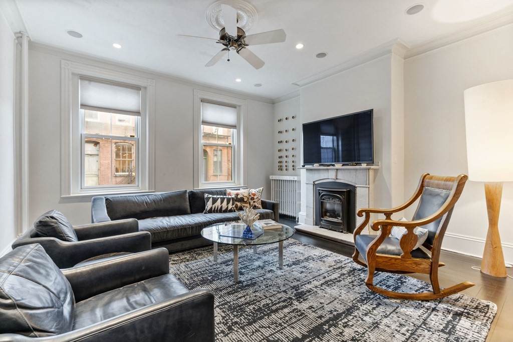3 Pelham Ter - Photo 1
