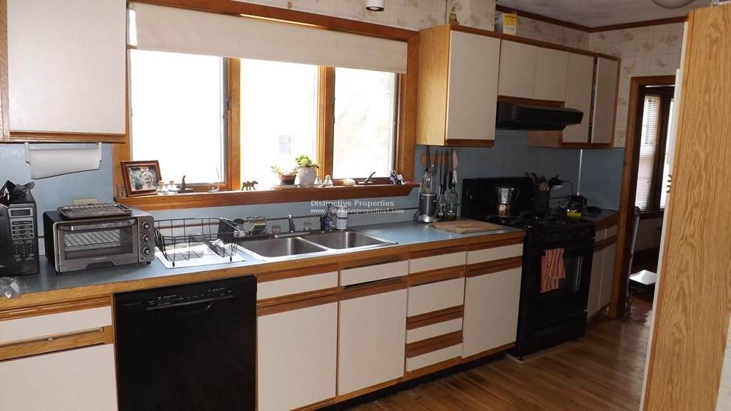 23 Brooks Avenue - Photo 1