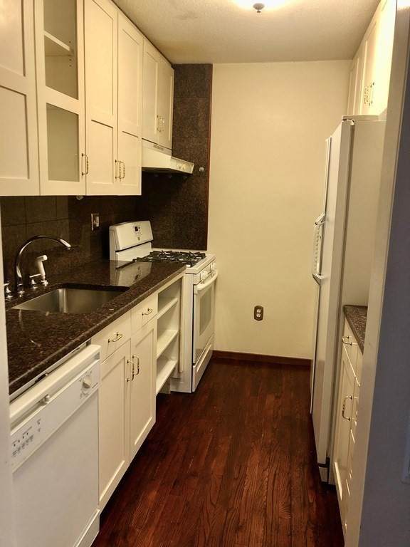 2 Hawthorne Pl - Photo 1