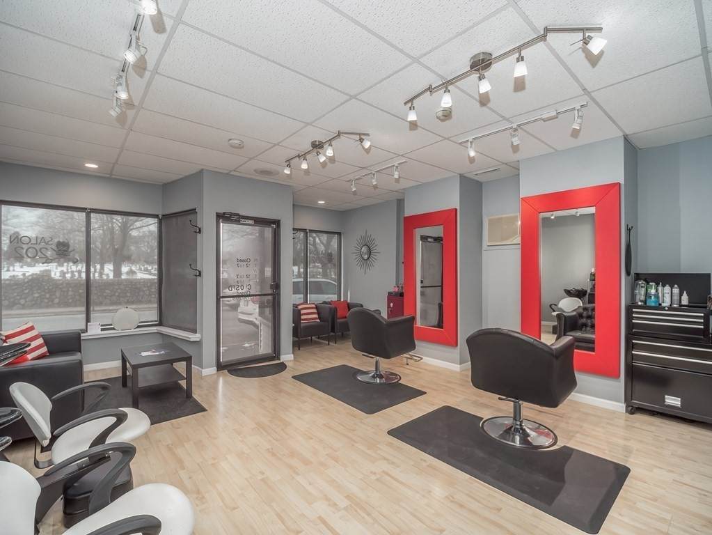 202 Dartmouth St - Photo 1