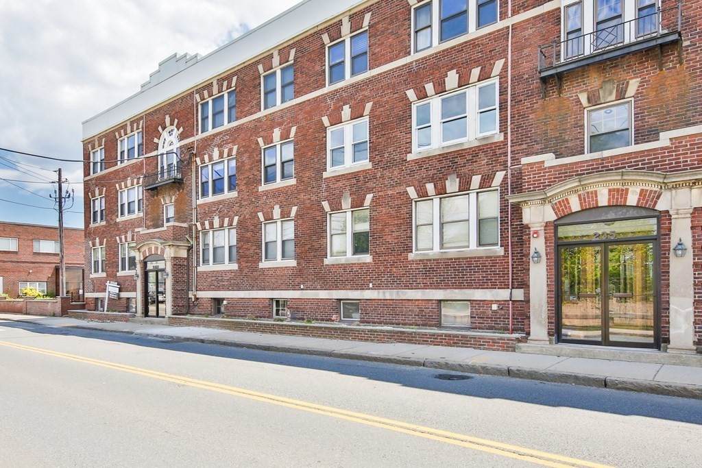 241 Washington Ave - Photo 1