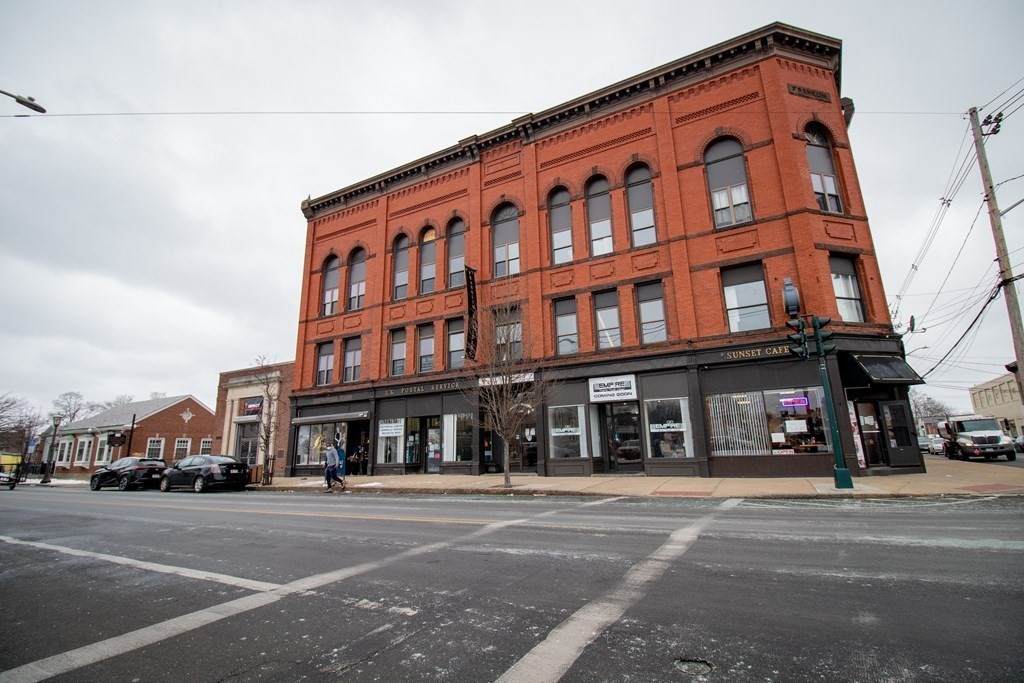 1106 Main St - Photo 1