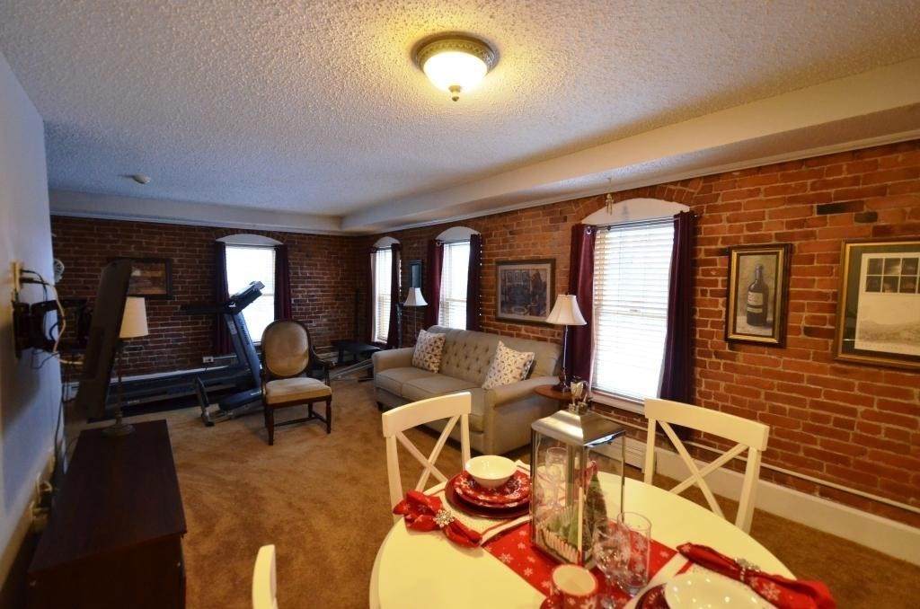 176 Lincoln St - Photo 1