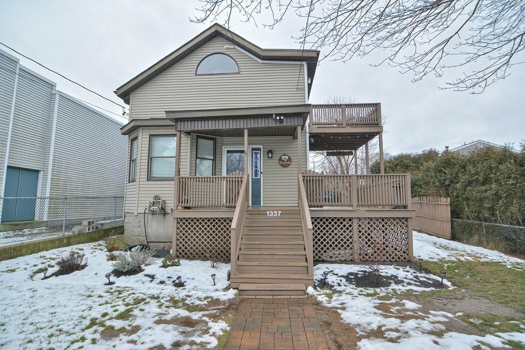 1337 Rodman St - Photo 1