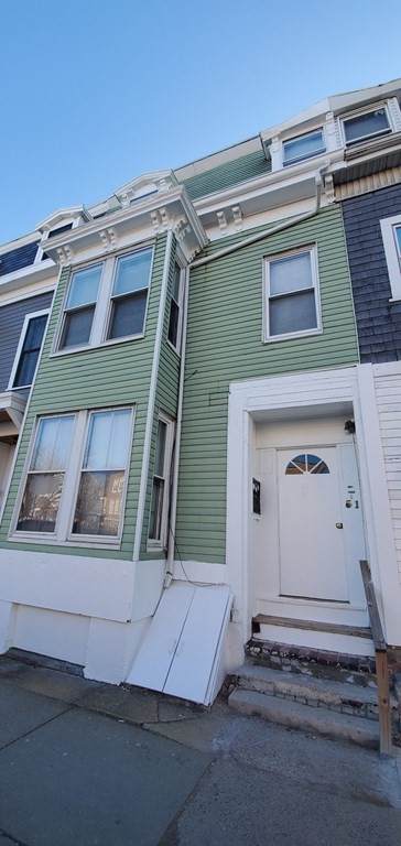 51 Lexington St - Photo 1