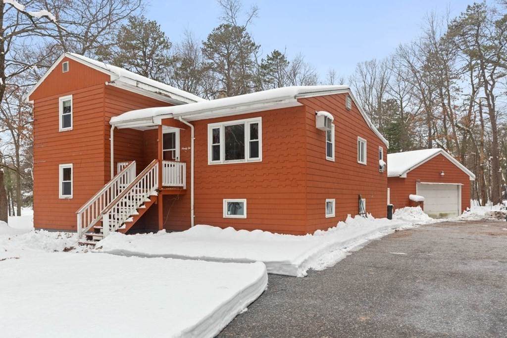 92 Nichols St - Photo 1