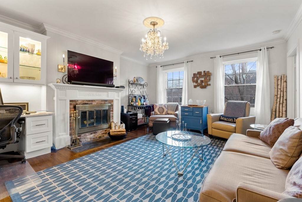 121 Charles St - Photo 1