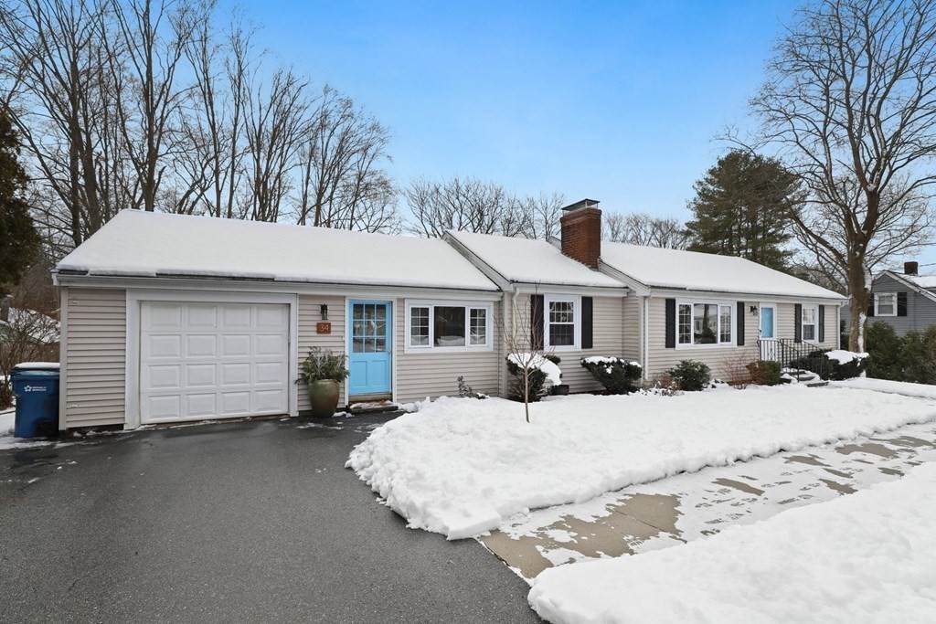 34 Sutcliffe Ave - Photo 1