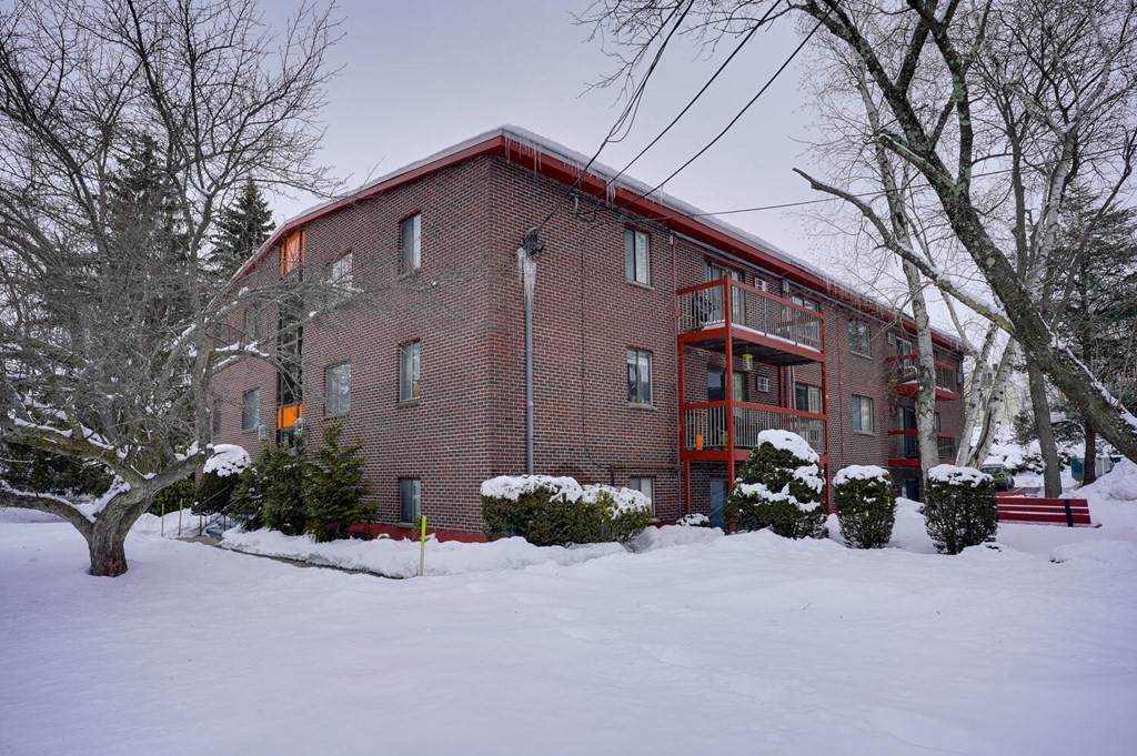 1011 Main St - Photo 1