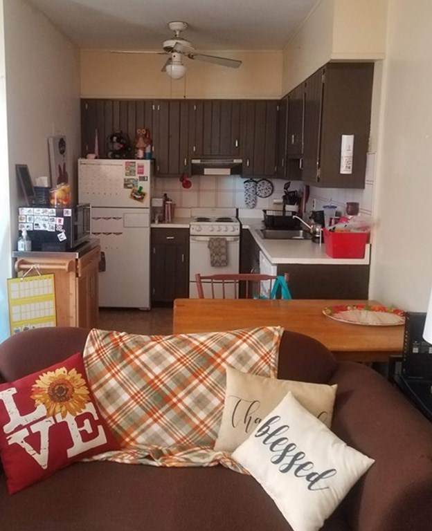 140 Chestnut St - Photo 1